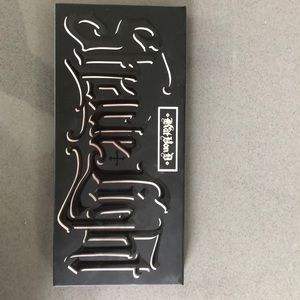 Kat Von D shade and light contour palette